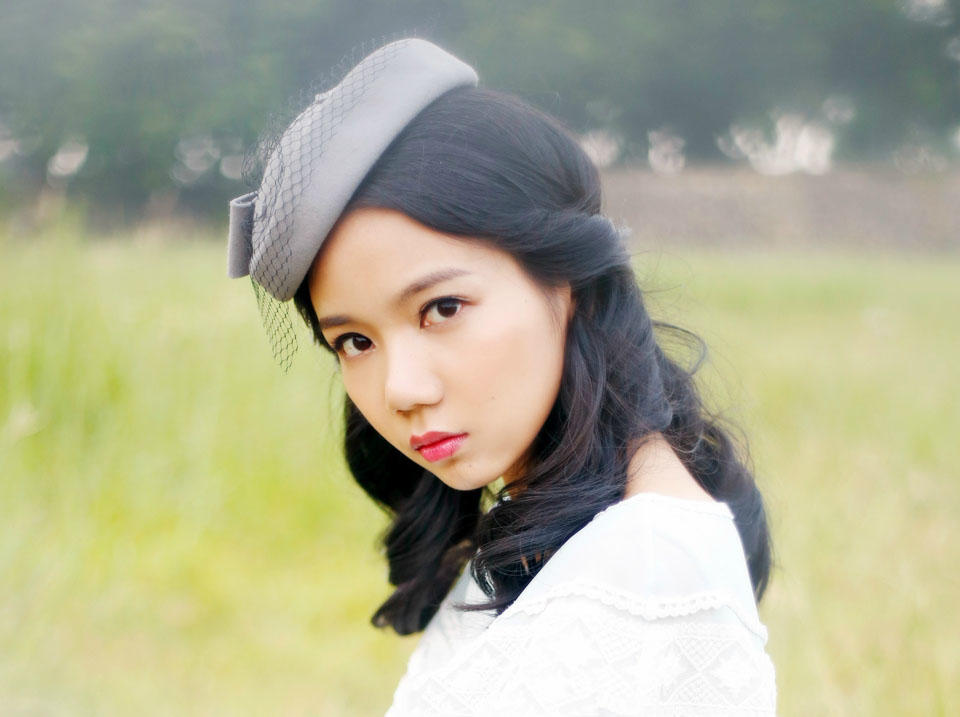 田野里的高贵少女